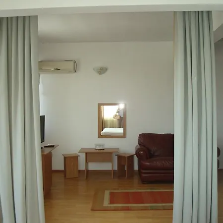 Гостевой дом Pensiunea Doneli Эфорие Норд